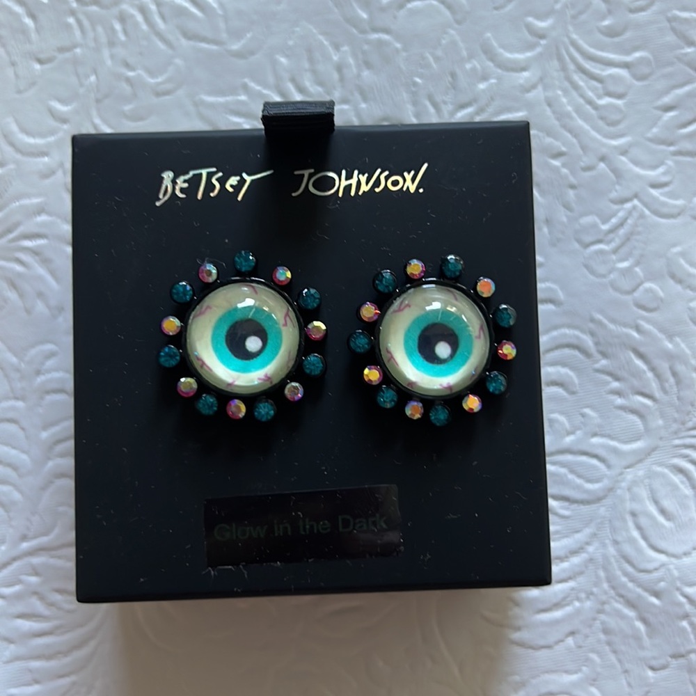 BETSEY JOHNSON Creep It Real Eyeball Rhinestone Earrings